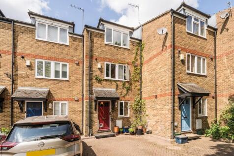 Vermeer Gardens, London SE15 3 bed house for sale