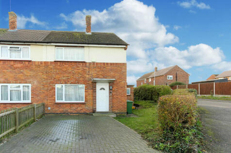 Queensway, Wellingborough NN8 2 bed semi