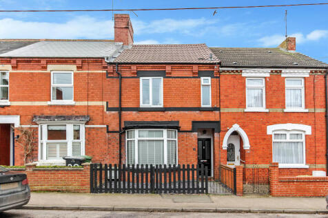 Howard Road, Wellingborough NN29 3 bed terraced house for sale
