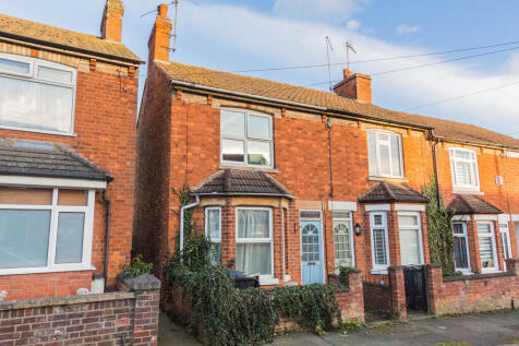 Albert Road, Wellingborough NN9 3 bed end of terrace house for sale