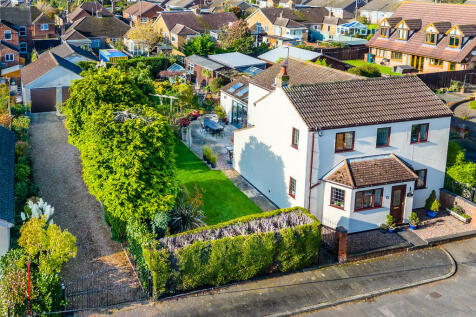 Victoria Road, Finedon NN9 3 bed detached house for sale