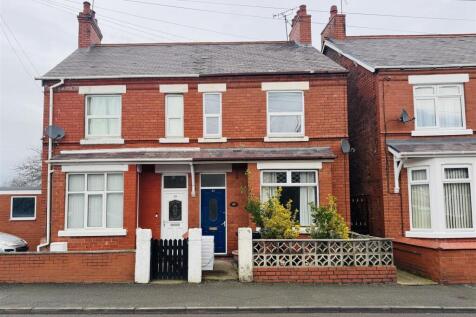 2 bedroom semi-detached house for sale