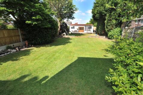 4 Rose Crescent, Irlam M44 6AP 3 bed semi