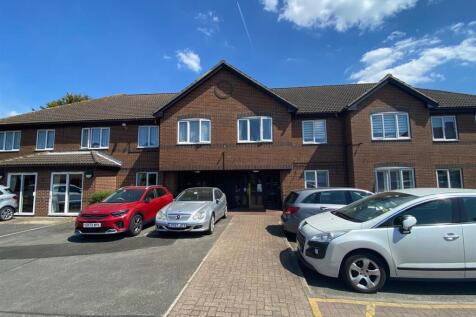 Chadwell Heath Lane, Romford 2 bed apartment for sale