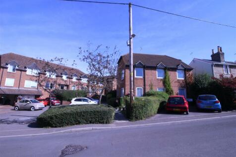 Robinsbridge Road, Coggeshall 2 bed flat for sale