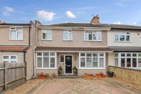 4 bedroom semi-detached house for sale