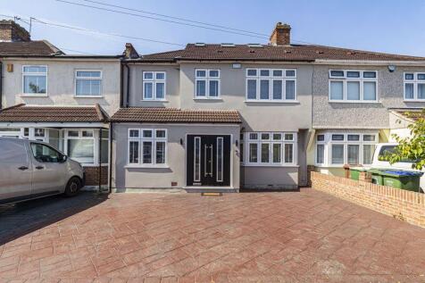 5 bedroom semi-detached house for sale