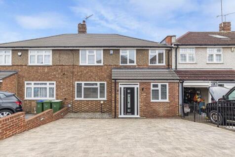 5 bedroom semi-detached house for sale