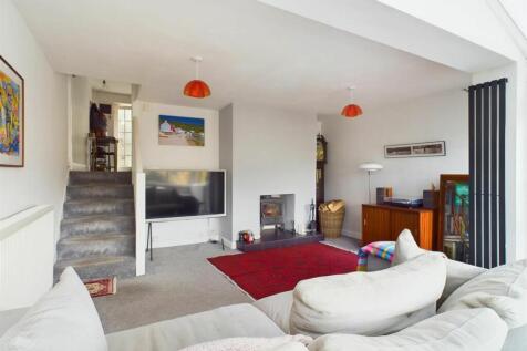3 bedroom town house for sale