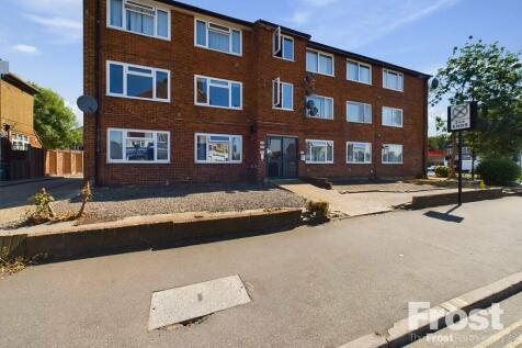 Staines Road, Feltham, Middlesex, TW14 2 bed apartment for sale