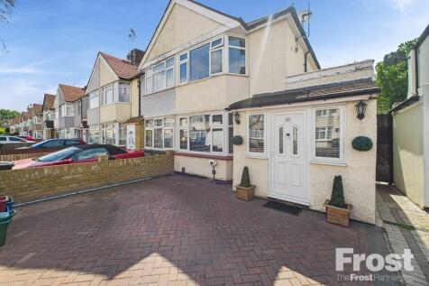 Fernside Avenue, Feltham, Middlesex... 2 bed end of terrace house for sale