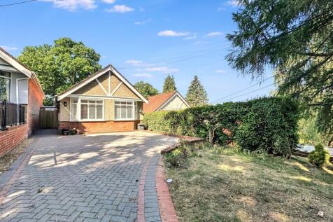 2 bedroom detached bungalow for sale