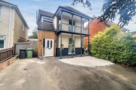 Chandlers Ford 4 bed detached house for sale