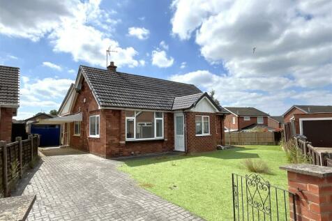 2 bedroom detached bungalow for sale