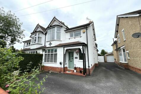 4 bedroom semi-detached house for sale