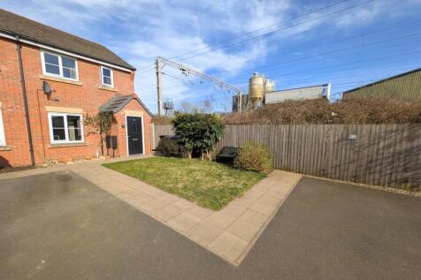 2 bedroom end of terrace house for sale