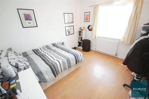 Abercorn Road, Mill Hill East, NW7 2 bed apartment for sale