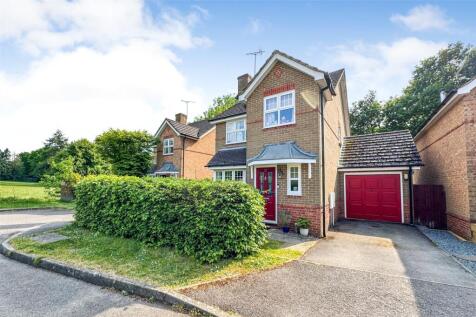 Old School Close, Guildford GU12 3 bed detached house for sale