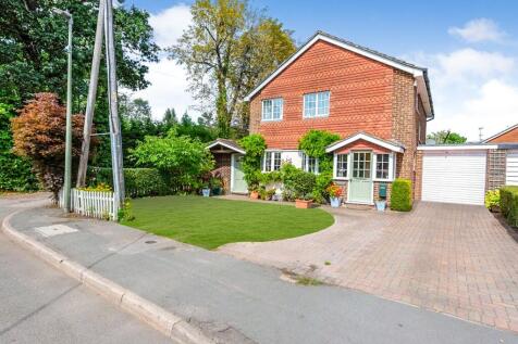 Shawfield Lane, Guildford GU12 4 bed detached house for sale