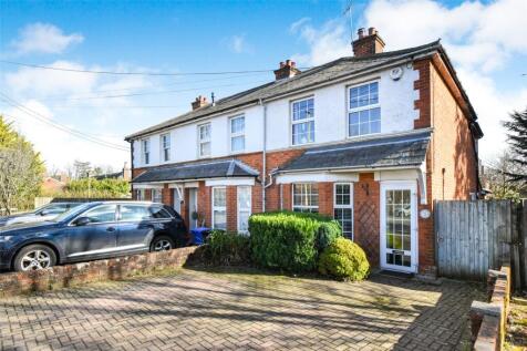 Tylney View, Hook RG27 3 bed end of terrace house for sale