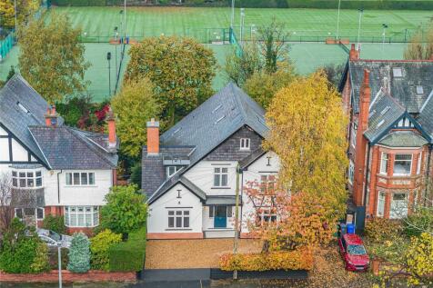 6 bedroom detached house for sale