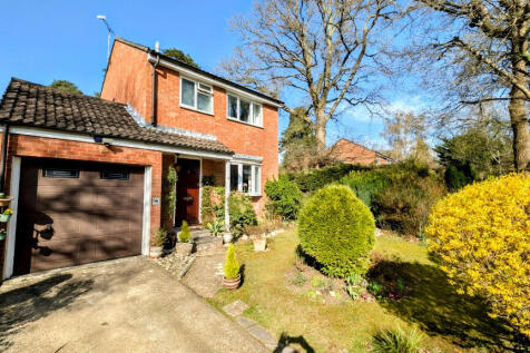 Dudley Close, Bordon GU35 3 bed detached house for sale