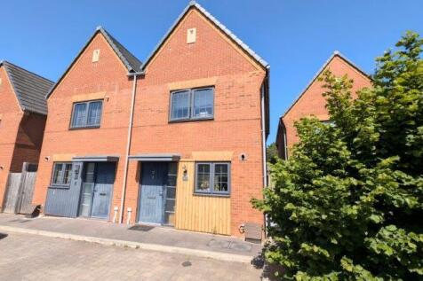 2 bedroom semi-detached house for sale