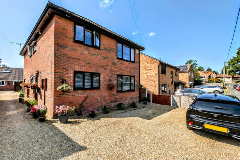 Avlon Court, Bordon GU35 2 bed maisonette for sale