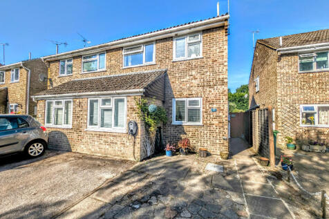 Gorsedown Close, Bordon GU35 3 bed semi