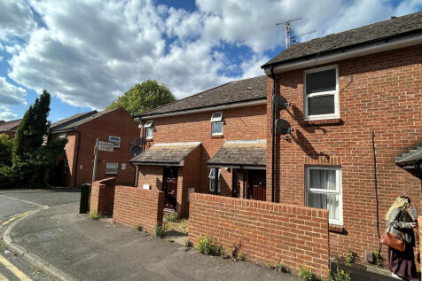 Studio flat for sale