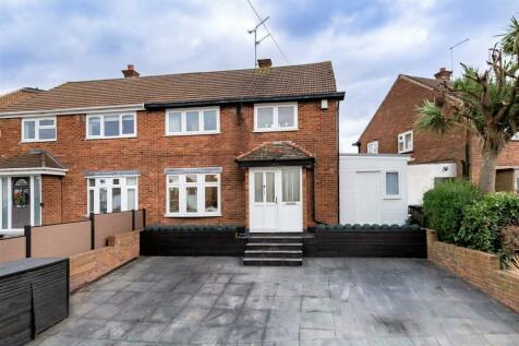 3 bedroom semi-detached house for sale