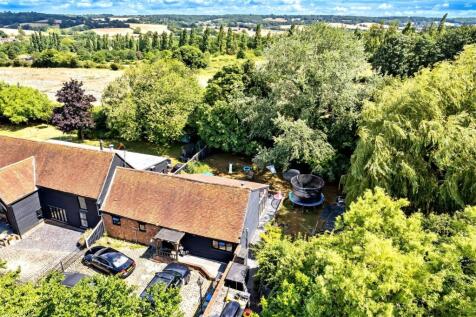 Flux Lane, Epping 3 bed barn conversion for sale