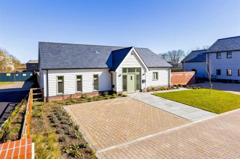 MEADOW VIEW, Epping Lane, Stapleford... 3 bed detached bungalow for sale