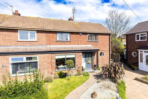 2 bedroom semi-detached house for sale