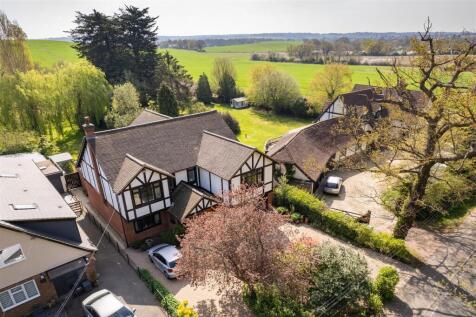 Loughton Lane, Theydon Bois 4 bed detached house for sale
