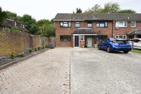 3 bedroom end of terrace house for sale
