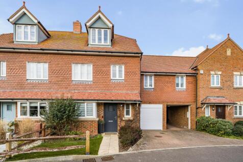 4 bedroom link detached house for sale