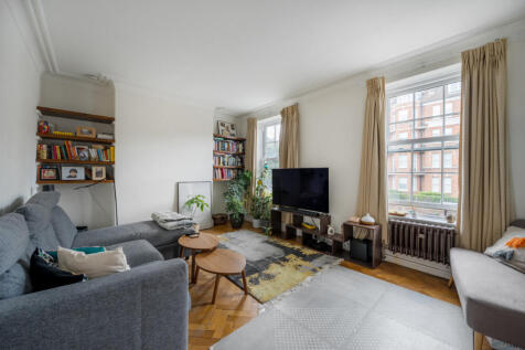 Mandeville Court, Finchley Road... 3 bed apartment for sale