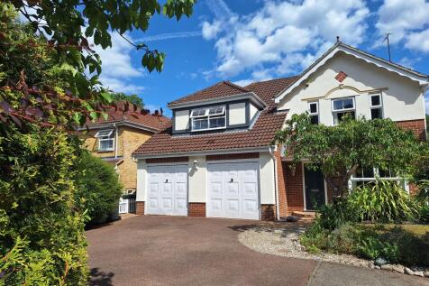 LANGDALE DRIVE, ASCOT, BERKSHIRE, SL5... 5 bed detached house for sale