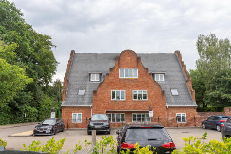 PADDOCK HOUSE, BURLEIGH ROAD, ASCOT... 1 bed penthouse for sale