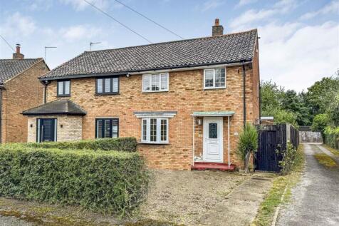 3 bedroom semi-detached house for sale