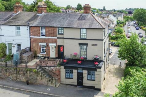 4 bedroom semi-detached house for sale