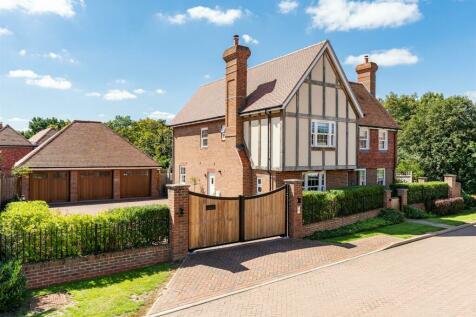 5 bedroom detached house for sale