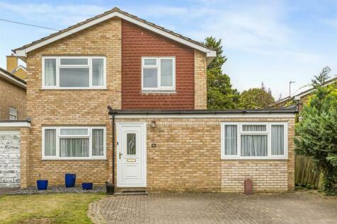 4 bedroom link detached house for sale