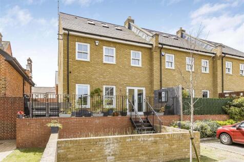 4 bedroom town house for sale