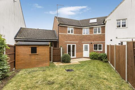 3 bedroom semi-detached house for sale