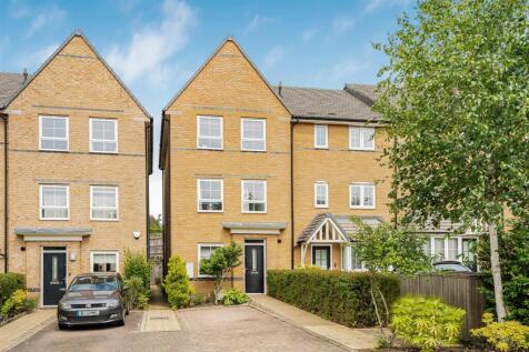 4 bedroom town house for sale