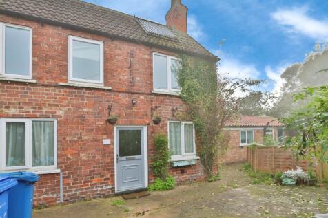 2 bedroom detached house for sale