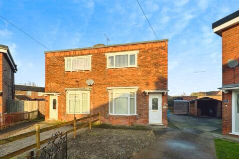 2 bedroom semi-detached house for sale