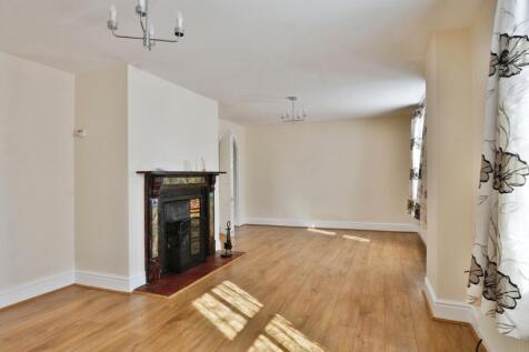 Newgate Street, Cottingham, HU16 4DT 4 bed semi